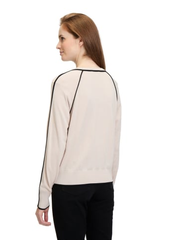 Betty Barclay Cardigan in Creme/ Schwarz