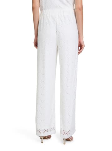 BETTY & CO Spodnie w kolorze białym