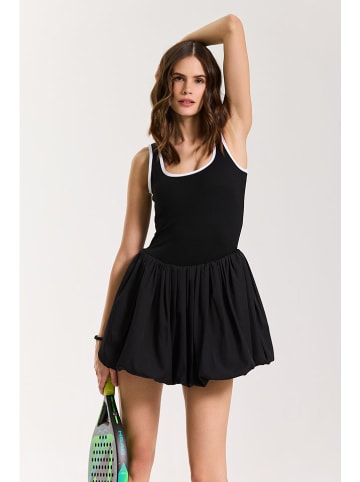 Onamaste Sukienka sportowa "Lana" w kolorze czarnym