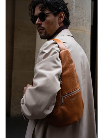 Victor & Hugo Paris Leder-Gürteltasche "Balt" in Camel - (B)35 x (H)30 x (T)10 cm