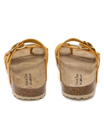 JOLANA & FENENA Leren teenslippers geel