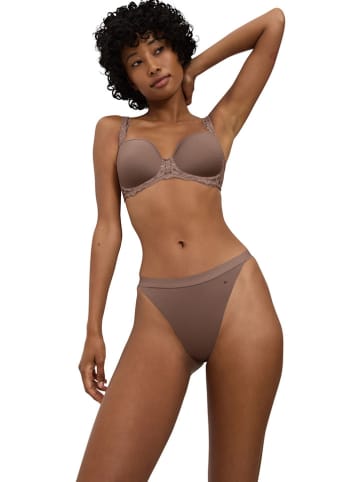 Triumph Stringi "Smart Natural" w kolorze jasnobrązowym