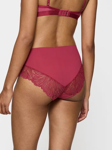 Triumph Pełne figi high waist w kolorze czerwonym