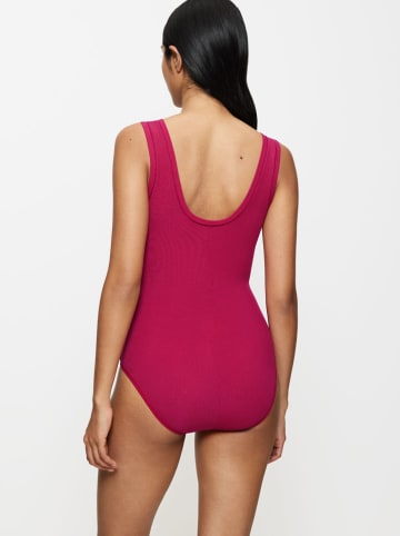 Triumph Body "Beauty Layers" in Beere