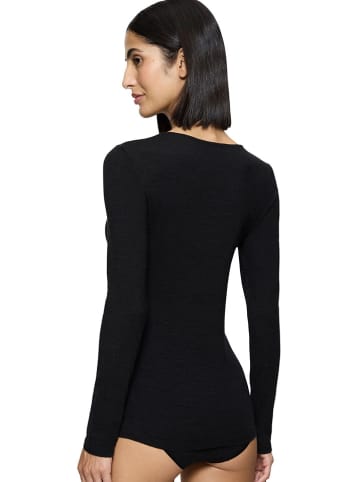 Triumph Longsleeve "Beauty Layers" in Schwarz