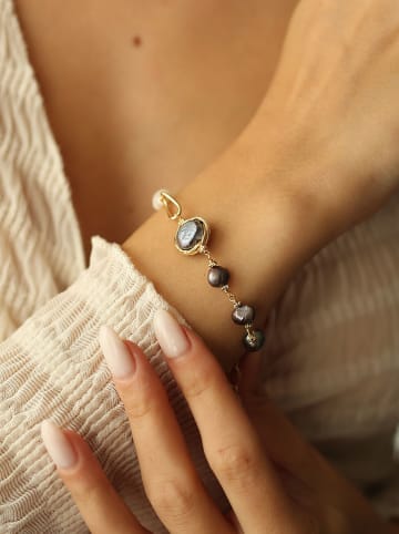 Pierres delicates Vergulde armband met parels en parelmoer