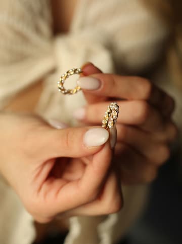 Pierres delicates Vergulde halfcreolen met parels