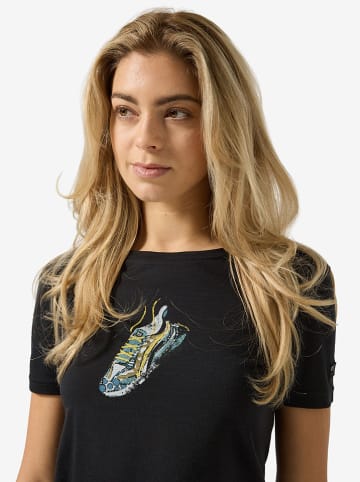 super.natural Trainingsshirt "Flashy Sneaker" in Schwarz