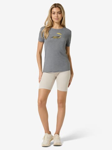super.natural Trainingsshirt "Hot Dog" in Grau