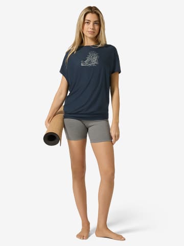 super.natural Trainingsshirt "Flower Sneakers" donkerblauw