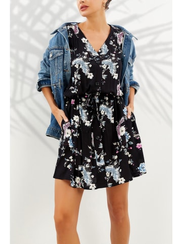 Milan Kiss Kleid in Schwarz/ Hellblau