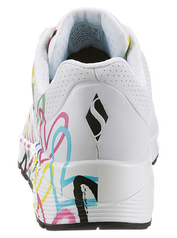 Skechers Sneakersy w kolorze białym ze wzorem
