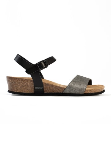 BACKSUN Sandały "Calabria" w kolorze srebrno-czarnym na koturnie