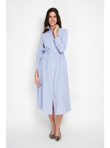 ASSUILI Sukienka w kolorze niebieskim