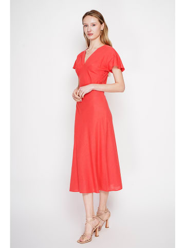 ASSUILI Lniana sukienka w kolorze czerwonym