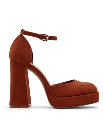 CALL IT SPRING Pumps bruin