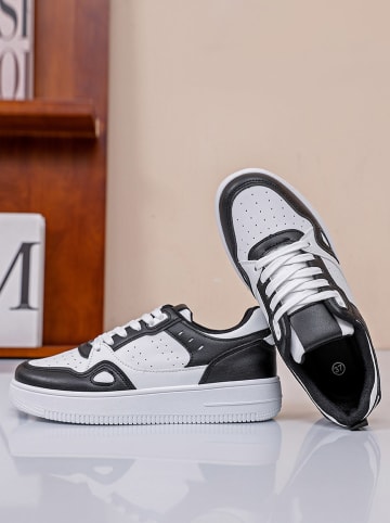 Sixth Sens Sneakers in Schwarz/ Weiß