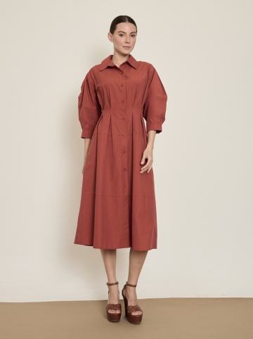 BGN Kleid in Hellbraun