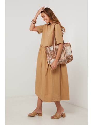 Lin Passion Sukienka w kolorze karmelowym