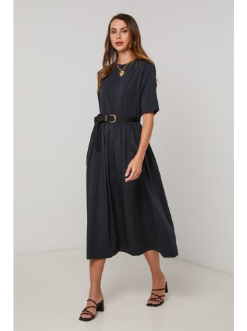 Lin Passion Sukienka w kolorze czarnym