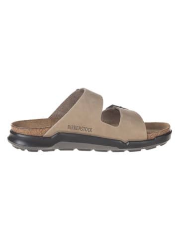 Birkenstock Skórzane klapki "Arizona" w kolorze beżowym