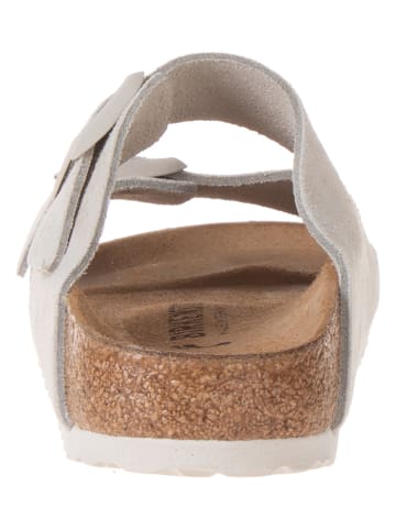 Birkenstock Skórzane klapki w kolorze kremowym