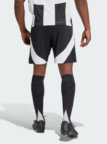 adidas Szorty sportowe "Juventus" w kolorze czarnym
