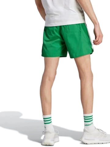 adidas Laufshorts in Grün