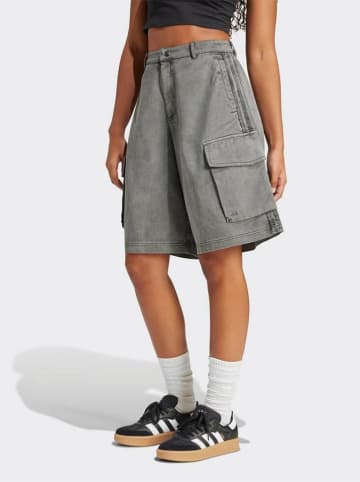 adidas Jeansbermudas - Loose fit - in Grau