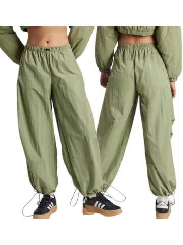 adidas Spodnie w kolorze zielonym