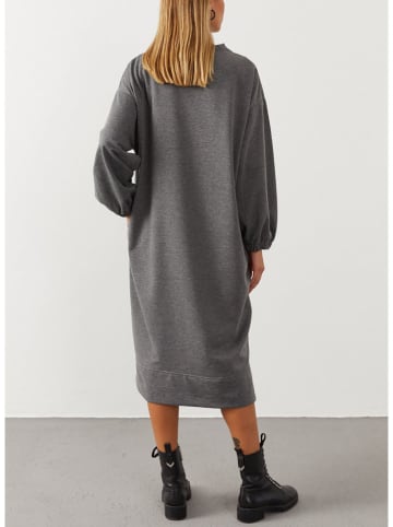 Milan Kiss Kleid in Grau