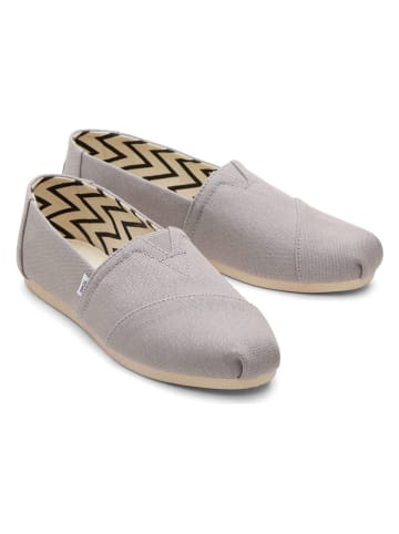 TOMS Slipper in Grau