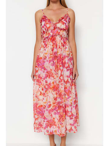 trendyol Kleid in Koralle/ Creme