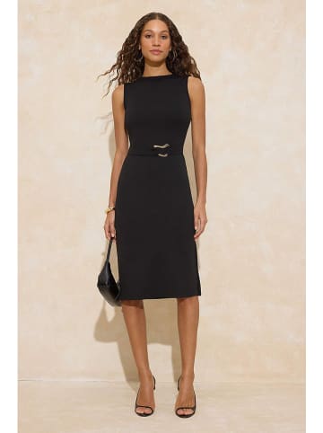 trendyol Kleid in Schwarz