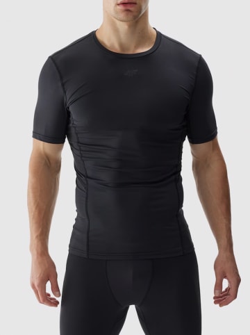 4F Trainingsshirt in Schwarz