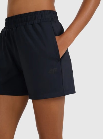 4F Trainingsshorts in Schwarz