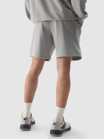 4F Sweatshorts in Grau