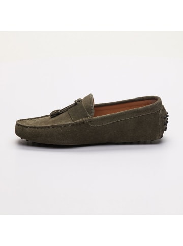 CHARLES & SMITH Skórzane mokasyny "Dalton" w kolorze khaki