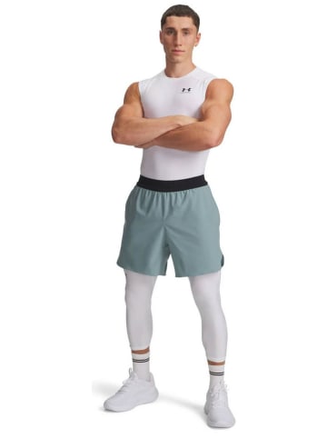 Under Armour Szorty sportowe "Peak" w kolorze turkusowym