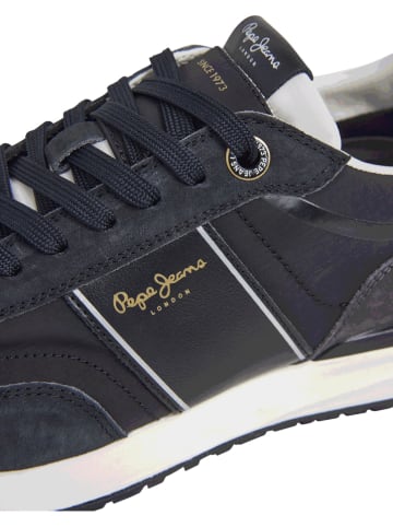 Pepe Jeans FOOTWEAR Sneakersy "Buster" w kolorze czarnym