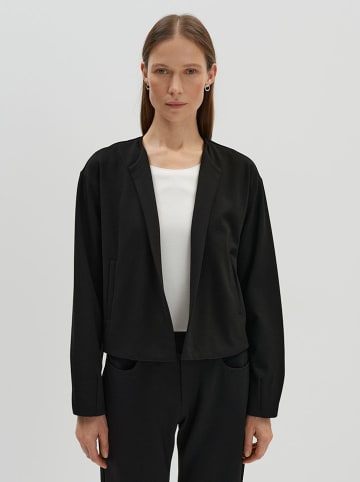 someday. Cape in Schwarz