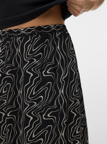 Vero Moda Spódnica w kolorze czarnym