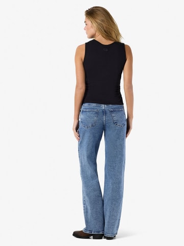 Noisy may Top in Schwarz