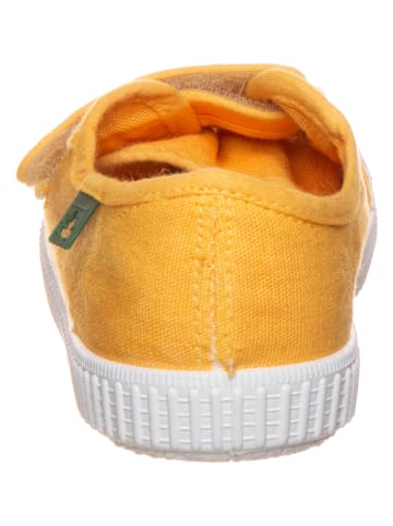 El Naturalista Sneakers in Gelb