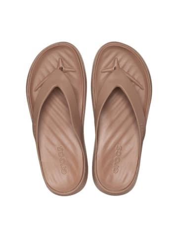 Crocs Japonki "Getaway Flip" w kolorze jasnobrązowym
