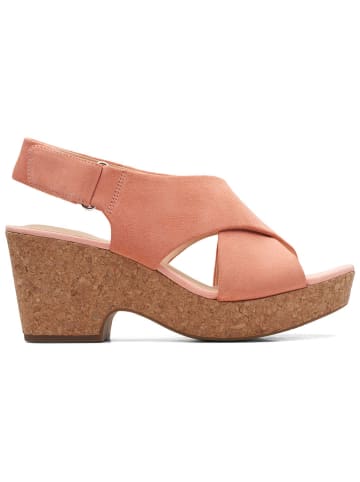 Clarks Skórzane sandały w kolorze jasnoróżowym na obcasie