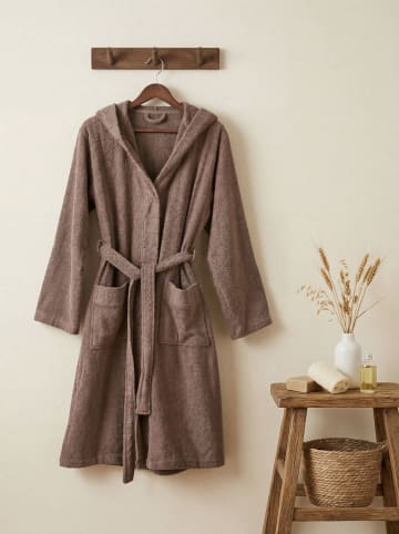 Elizabed Badjas bruin