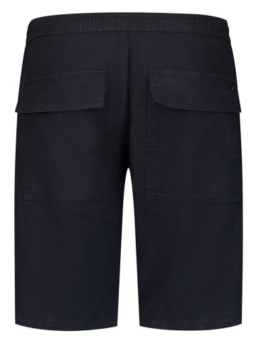 No Excess Shorts in Dunkelblau