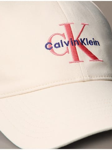 Calvin Klein Cap in Creme