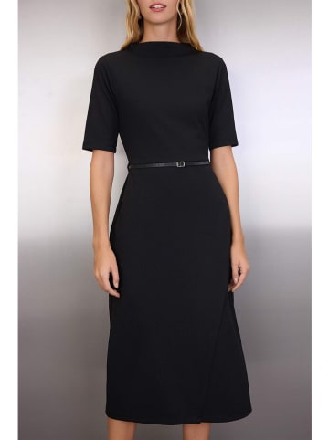trendyol Kleid in Schwarz